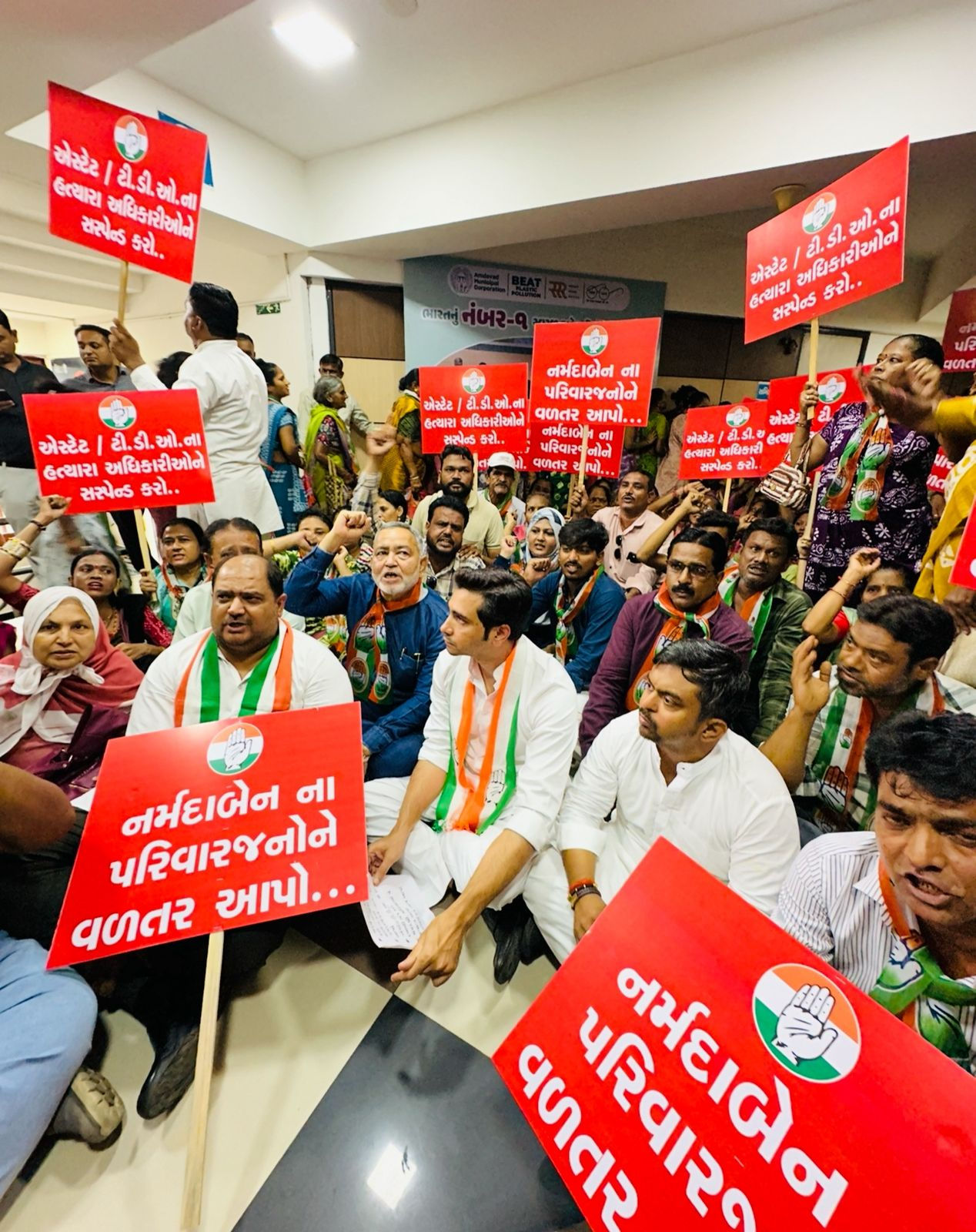 કોર્પોરેશનમાં વિપક્ષનું હલ્લાબોલ , જશોદાનગર ઘટના મામલે જવાબદાર અધિકારીઓને સસ્પેન્ડ કરવા માંગણી