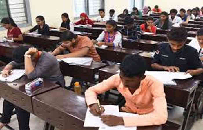GTU ઓનલાઈન પરીક્ષા : માસ્ક વગર 70 મિનિટ કેમેરા સામે બેસવું પડયું