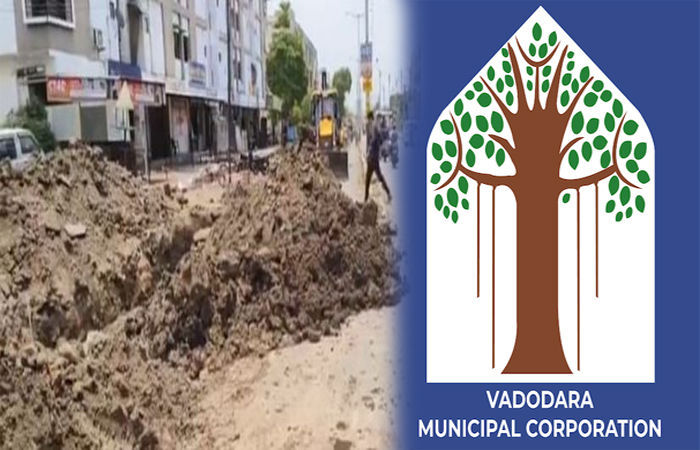 વડોદરા શહેરના તાંદળજા ચાર રસ્તે મોટા ઊંડા મોતના ખાડાથી દુર્ઘટનાનો ભય