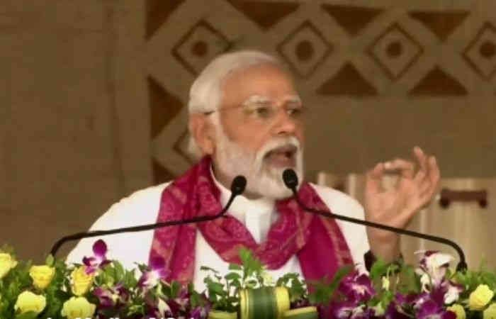વડાપ્રધાન મોદીના હસ્તે બનાસકાંઠામાં બનાસ ડેરી સંકુલનુ લોકાર્પણ