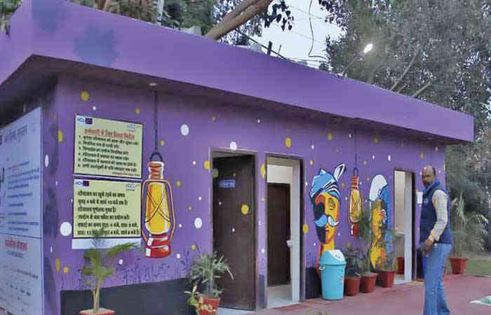 જહાં શૌચાલય, વહાં સોચ...
