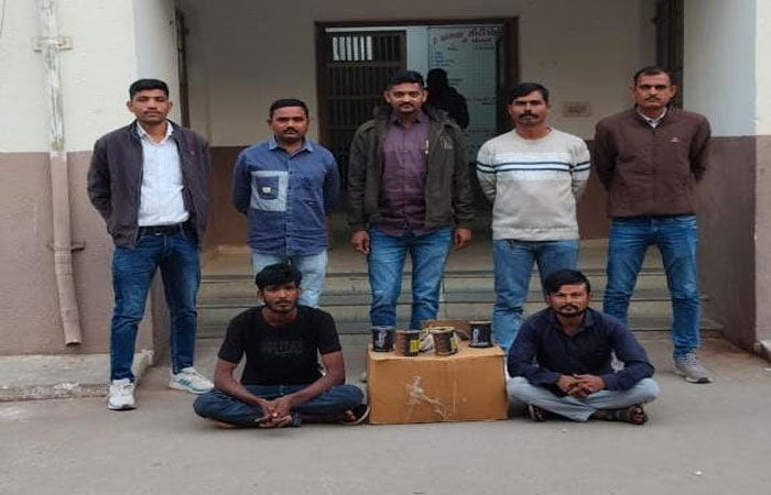 ધ્રાંગધ્રામાં ચાઇનીઝ દોરીની 34 રીલ સાથે હળવદના 2 શખ્સ ઝડપાયા