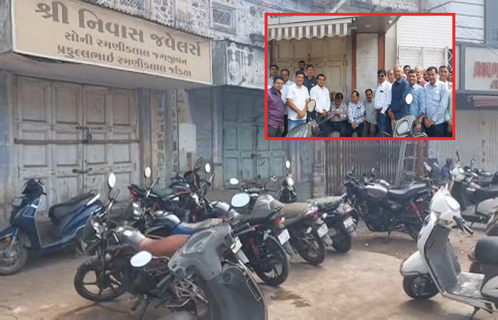 મોરબીમાં સોની યુવાનની હત્યાના વિરોધમાં જામનગરની ચાંદીબજાર અડધો દિવસ બંધ : ધરણાં સાથે વિરોધ પ્રદર્શન કરાયું