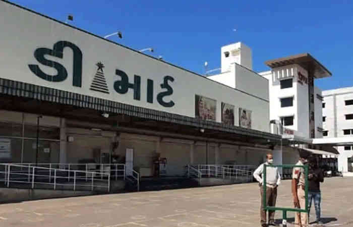 વડોદરા: માંજલપુર ડી માર્ટ મોલમાં સામાન ચોરી કરતી યુવતી ઝડપાઈ