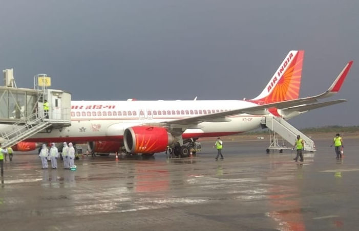 Akasa Air plane hit by cargo truck at Mumbai airport: Reports