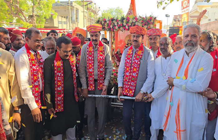 સુરેન્દ્રનગરમાં રામનવમી નિમિત્તે શોભાયાત્રા નીકળી