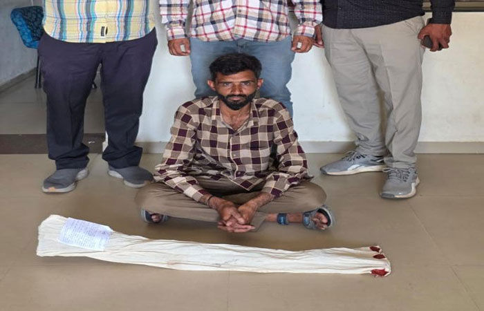 ચોટીલાના યુવકે હથિયાર સાથે ફોટો વાઇરલ કરતા ધરપકડ