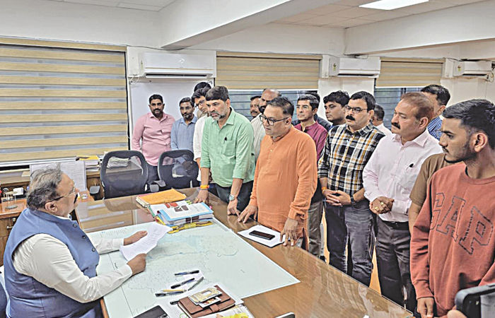 ગાંધીનગરના અલગ અલગ વિસ્તારોમાં સરદાર પટેલના પોસ્ટર ફાડી દેવાતા રોષ
