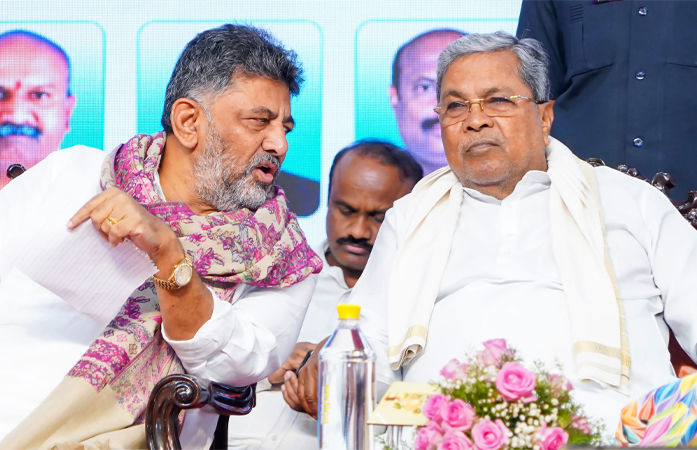 કર્ણાટક કોંગ્રેસમાં બળવાની આશંકા, શિવકુમારના સમર્થનમાં 100 ધારાસભ્યો હોવાનો દાવો