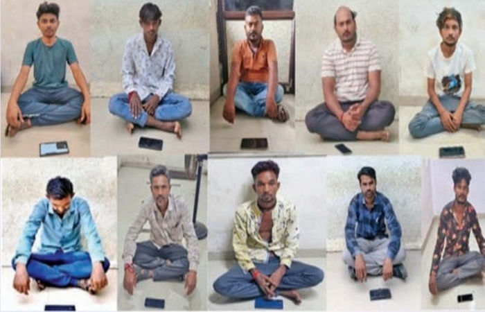 શહેરના ક્રેસન્ટ સર્કલ પાસેથી ચોરાઉ મોબાઈલ સાથે 5 શખ્સ ઝબ્બે