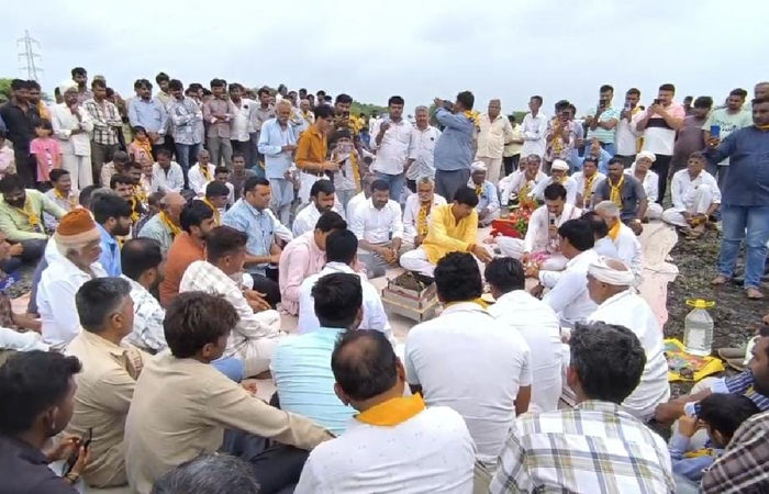 ખંભાળિયાના વંગડી ડેમનું કામ 28 વર્ષથી અધૂરું, જળ હવન યોજી નવતર વિરોધ પ્રદર્શન