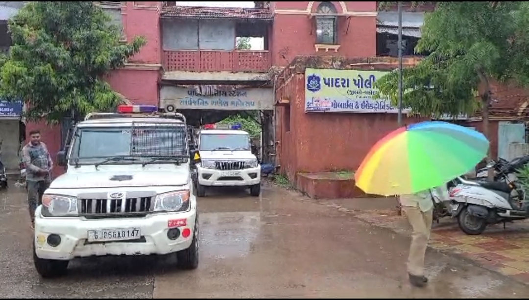પાદરાનો ચકચારભર્યો લવ જેહાદનો કિસ્સો  સાહિલ વ્હોરા ઉર્ફે વિકી સગીરા પાસે જબરજસ્તી દેહવેપાર કરાવતો