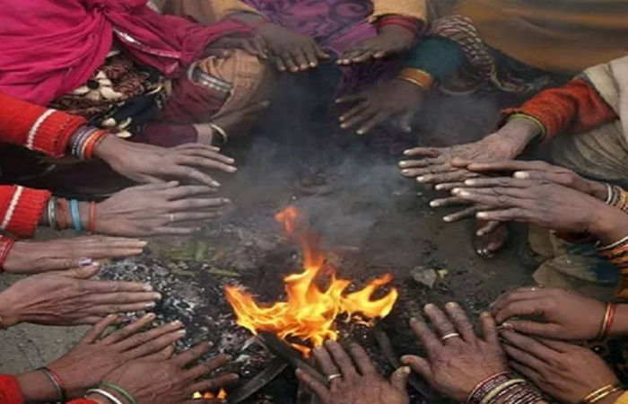જામનગર જિલ્લામાં આખરે ઠંડીએ રંગ દેખાડ્યો : ઠંડીનો પારો નીચે સરકીને સિંગલ ડિજિટ નજીક પહોંચતાં ઠંડીનો સપાટો
