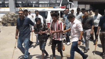 'હવે આવું કૃત્ય નહીં કરીએ..', જામનગર પોલીસ સામે દાદાગીરી કરી, જાહેરમાં હથિયાર બતાવ્યું, બાદમાં કાકલૂદી