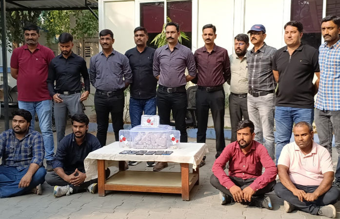 અમદાવાદમાં રૂ.8.70 કરોડની કિંમતનો એમ્બરગ્રીસનો જથ્થો ઝડપાયો, ચારની ધરપકડ