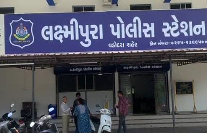 જાંબાઝ મહિલાએ લોહીલુહાણ હાલતમાં હુમલાખોરનો સામનો કરી દબોચી લીધો, લોકો મદદે આવ્યા