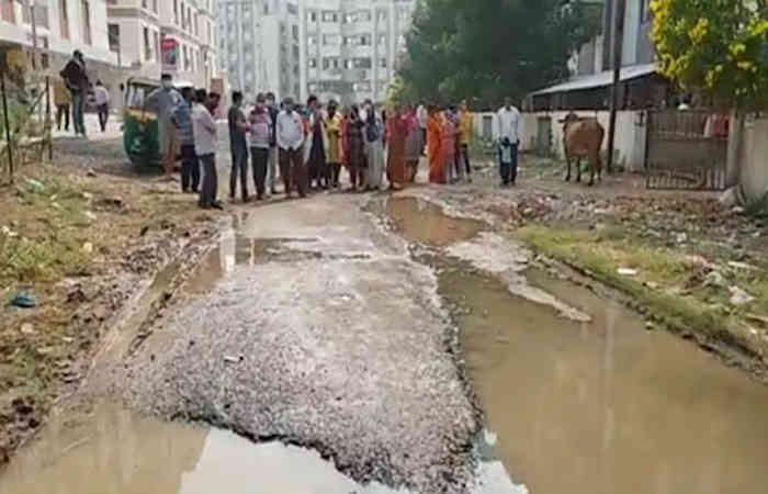 વડોદરા નજીક ભાયલી વિસ્તારમાં છેલ્લા દોઢ મહિનાથી ગટરનાં ઊભરાતાં પાણીથી લોકો પરેશાન