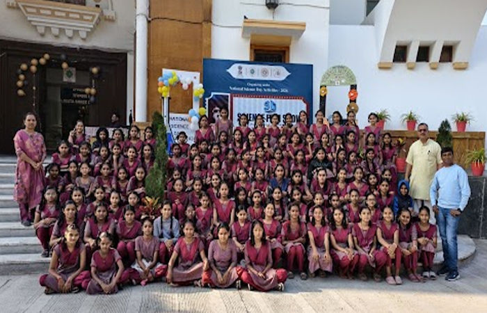 જામનગર મહાનગરપાલિકા સંચાલિત નગર પ્રાથમિક શિક્ષણ સમિતિ હેઠળની શાળા નં-18ના વિદ્યાર્થીઓએ રાષ્ટ્રીય વિજ્ઞાન દિવસની ઉજવણીમાં સક્રિય ભાગ   લીધો