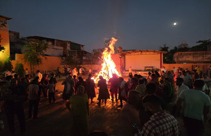 અધર્મ પર ધર્મનો વિજય : ખેડા જિલ્લામાં 1200 થી વધુ સ્થળોએ હોળીનું પ્રાગટય