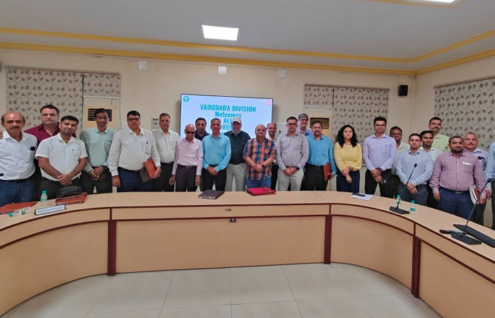 વડોદરા મંડળ પર મંડલ રેલ ઉપભોક્તા સલાહકાર સમિતિની બીજી બેઠક મળી