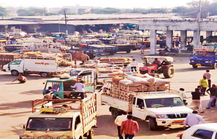 તલોદ માર્કેટયાર્ડમાં લાભપાંચમે 6411 બોરી જણસોની આવક