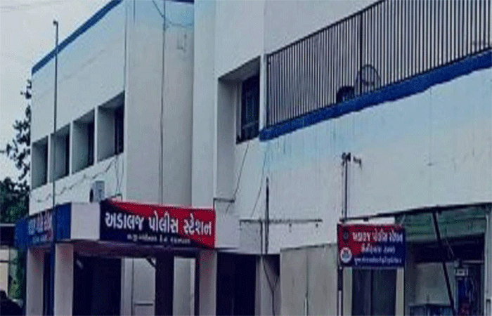 અડાલજના શોરૃમમાંથી બે નવા બાઇકની ચોરી કરી તસ્કરો ફરાર