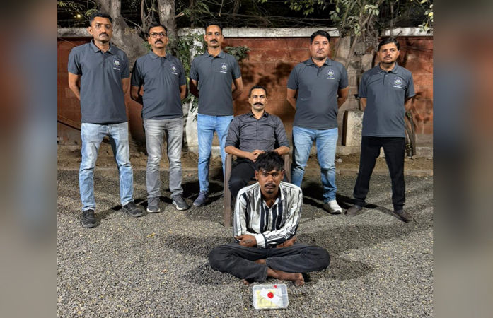 રાજકોટમાં વૃદ્ધાને હિપ્નોટાઈઝ કરી સોનાની બંગડીઓ લૂંટનારો ઝડપાયો, ભુવો હોવાનું કહી કરતો છેતરપિંડી