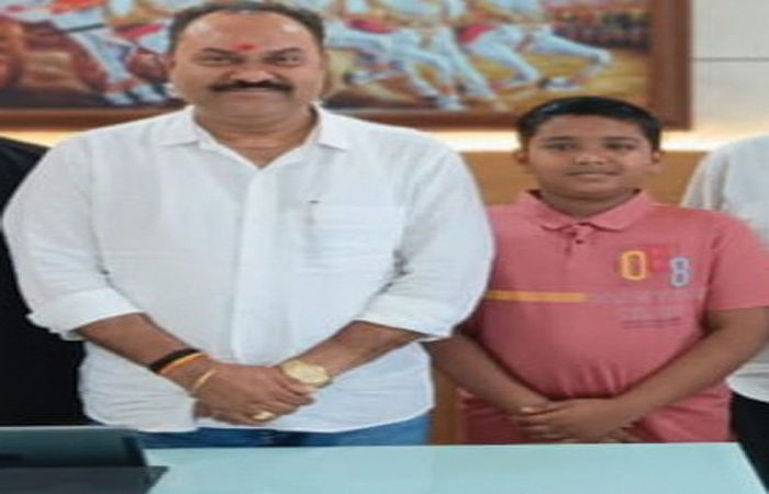 તળાજાના ધો.7 ના વિદ્યાર્થીએ બંધ કારમાં પણ ઓક્સીજન મેન્ટેન કરવા પેટન્ટ વિકસાવી