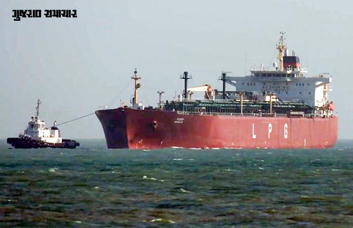 VIDEO | LPG સંકટ વચ્ચે મોટા સમાચાર: 32 લાખ સિલિન્ડર ભરાય એટલો ગેસ લઈને ‘શિવાલિક’ જહાજ ગુજરાત પહોંચ્યું!