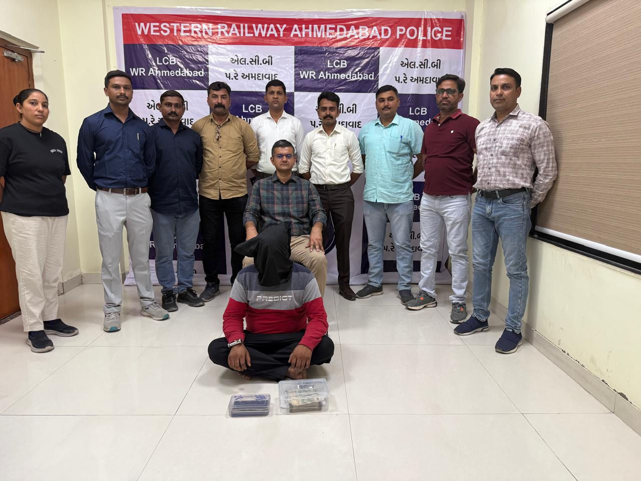 ટ્રેનમાં મુસાફરોને બેહોશ કરીને કિંમતી મુદ્દામાલની ચોરી કરતો શખ્સ ઝડપાયો