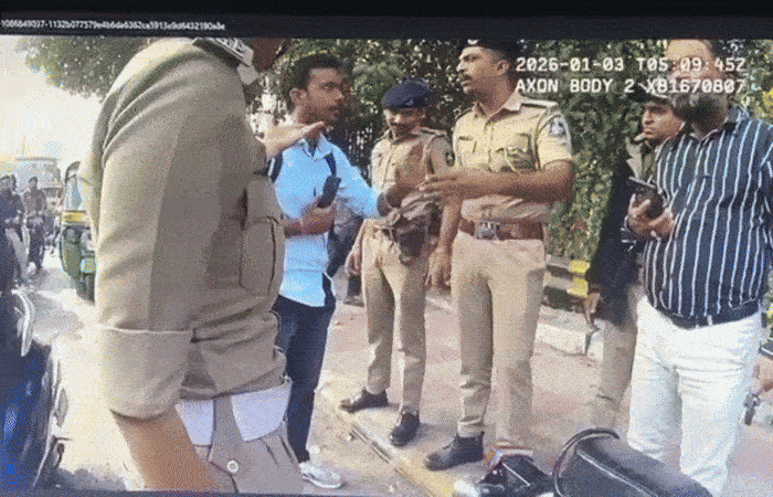 VIDEO | વડોદરામાં પોલીસના જુઠાણાનો પર્દાફાશ?: નંબર પ્લેટ વગરના બાઈક મુદ્દે યુવકને જાનવરની જેમ ફટકાર્યો, CCTVએ પોલ ખોલી