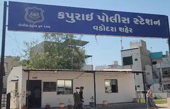 બાકી નાણાંની વસુલાત માટે ધમકી આપનાર વ્યાજખોર સામે વેપારીની ફરિયાદ