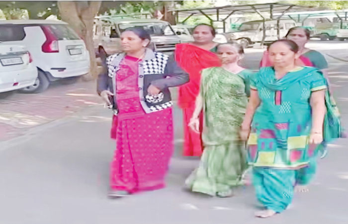 ખંભાતના બામણવાના પીએચસીમાં આશાવર્કરોને ધર્માંતરણ કરાવવાનો પ્રયાસ મુદ્દે હેડ નર્સની બદલી