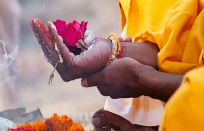 બિહારનું એ મંદિર જ્યાં જીવતે જીવ મળે છે મોક્ષ, લોકો જાતે જ કરે છે પોતાનું પિંડદાન