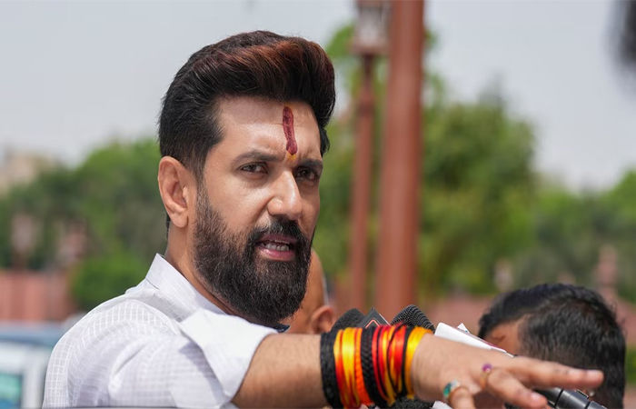 દિલ્હીની વાત : ચિરાગ પાસવાન ટેન્શનમાં, 38 નેતાઓના રાજીનામાં