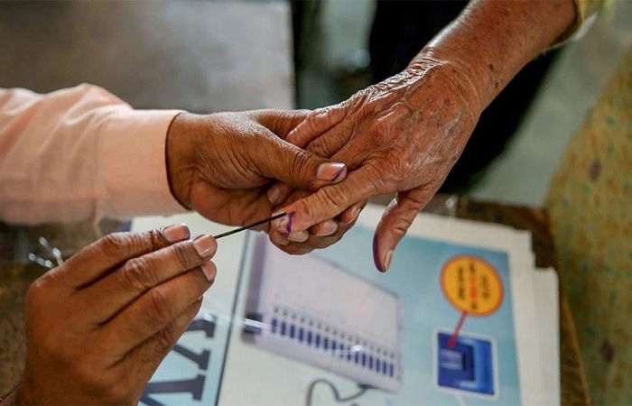 સાતેય વહાણ ડૂબ્યા                                               .