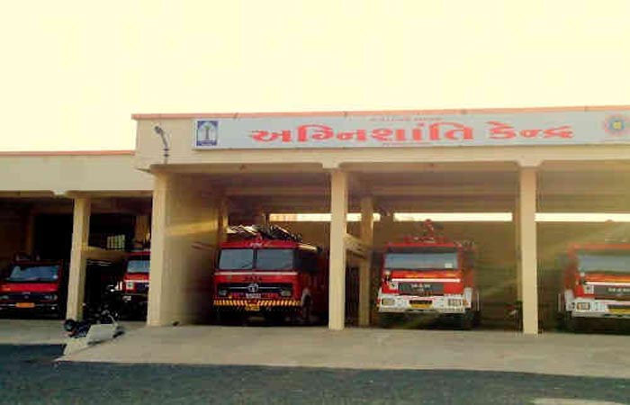 વડોદરામાં ગરમીના પ્રકોપને કારણે ઝાડ, એસી, થાંભલા જેવા સ્થળે રાત્રે આગ લાગવાના અડધો ડઝન બનાવ