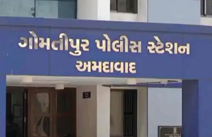 અમદાવાદમાં તસ્કરો મંદિરમાંથી આખી દાનપેટી જ ઉઠાવી ગયા, પૂજારીએ કહ્યું-'છેલ્લા ત્રણ વર્ષથી દાનપેટી ખોલી નહોતી...'