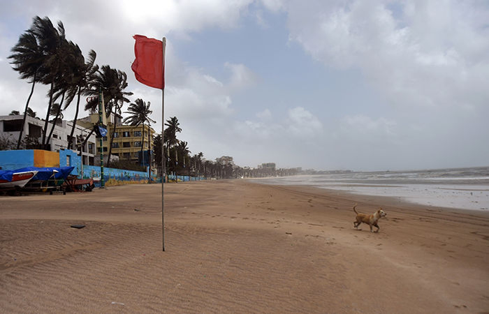 Severe cyclone likely to hit Bengal; NDRF teams deployed, Army & Navy on alert