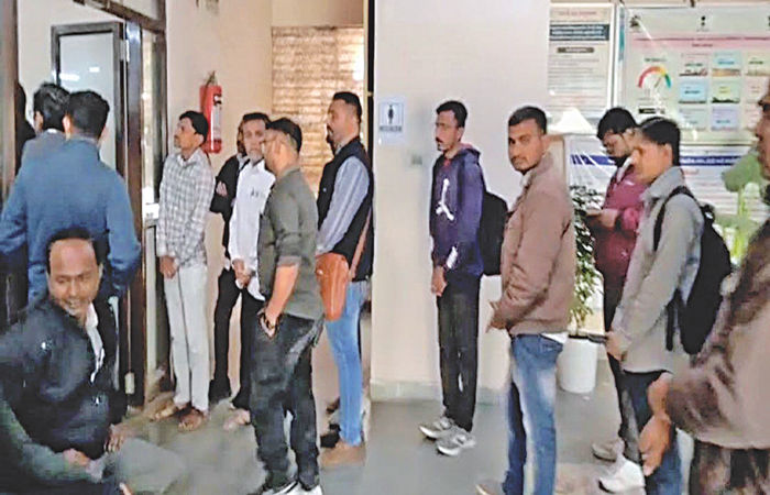 સુરેન્દ્રનગરમાં ઈ-ગ્રામ હેઠળ કાર્યરત 60 થી વધુ કર્મચારીને છુટા કરાયા