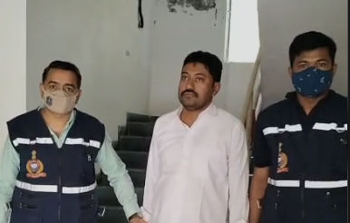 Talati-cum-mantri, VCE caught accepting ₹6,000 bribe in ACB trap in Anand
