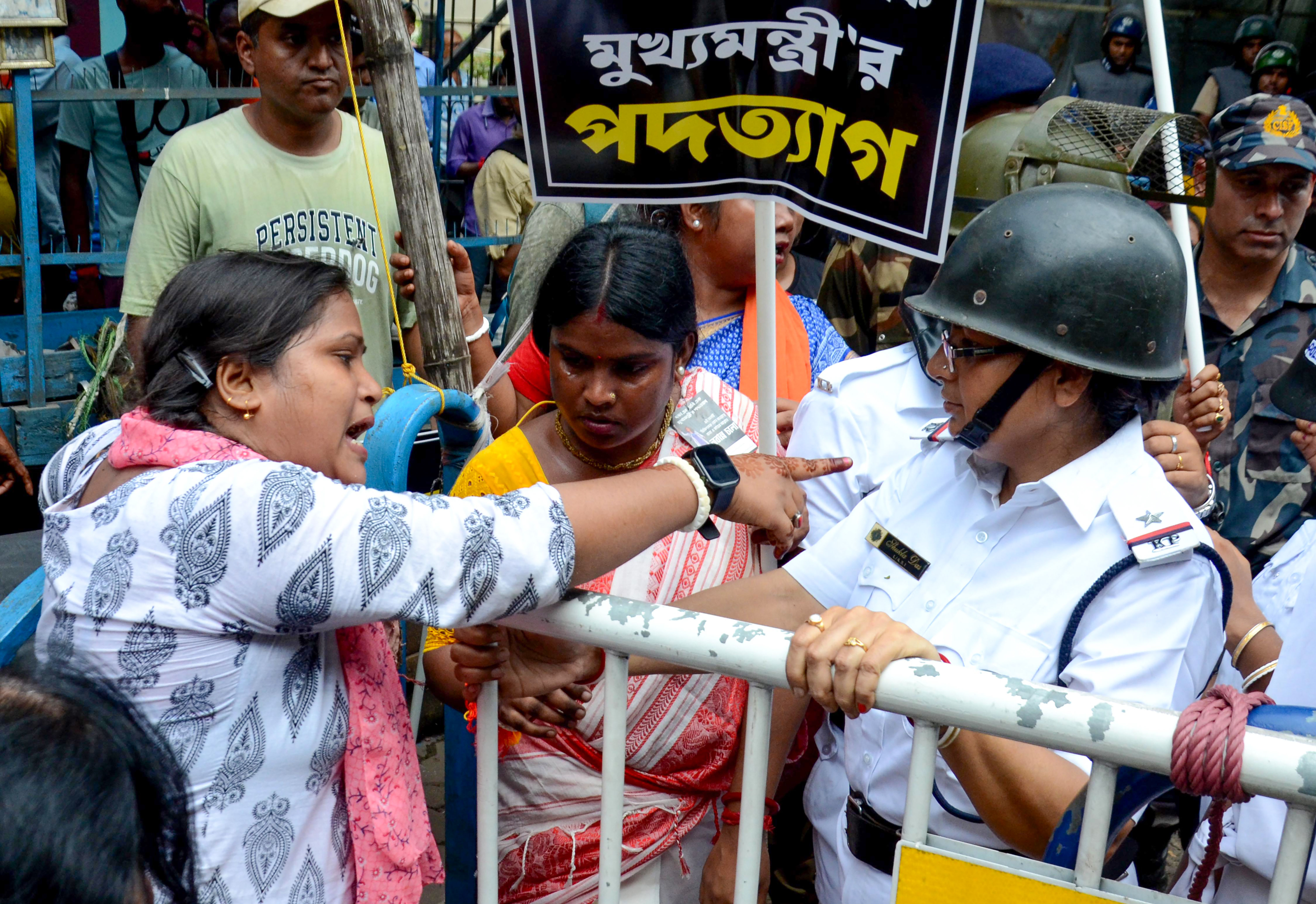 RG Kar  victim's father says hospital removed 'injury by police action' in wife's medical report