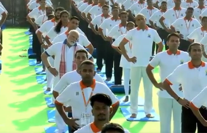 દુનિયાભરમાં 11માં આંતરરાષ્ટ્રીય યોગ દિવસની ઉજવણી, PM મોદીએ કહ્યું- આખી દુનિયા જોડાઈ