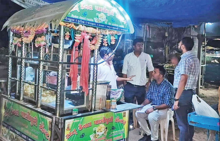 આણંદ જિલ્લામાં યાત્રાધામ, પ્રવાસન સ્થળ પાસેથી ખાદ્ય પદાર્થના 17 નમૂના લેવાયા