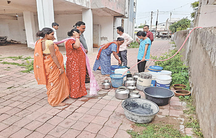 ક્રિશ્ના હાઇટ ફ્લેટમાં પીવાના પાણી માટે રહીશોને રઝળપાટ