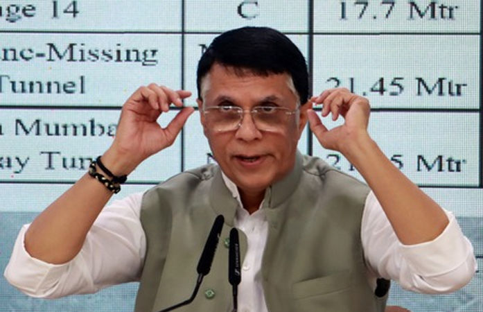 'પડદા પાછળ કંઈક મોટી રાજકીય રમત રમાઈ રહી છે...'ઉપરાષ્ટ્રપતિના અચાનક રાજીનામાં પર પવન ખેડાએ ઉઠાવ્યા સવાલ