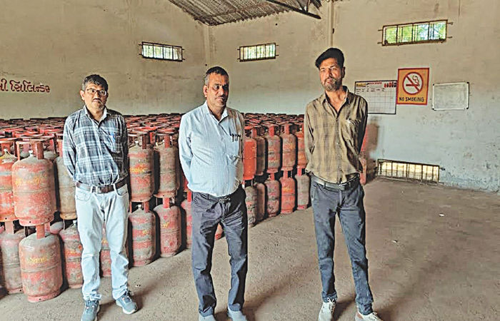 જિલ્લામાં હોટલો અને ગેસ એજન્સીના ગોડાઉનમાં પુરવાઠા વિભાગનું ચેકિંગ
