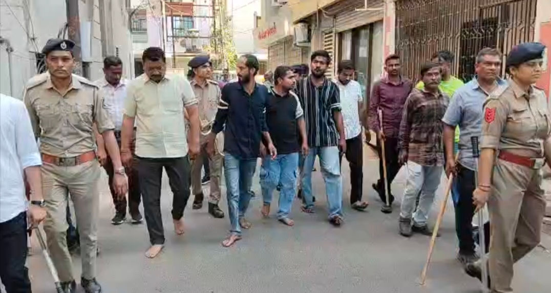 સનફાર્મા રોડ પર દુકાનમાં તોડફોડ કરનાર યુવક પર વળતો હુમલોઃપોલીસે હુમલાખોરોનો વરઘાેડો કાઢ્યો