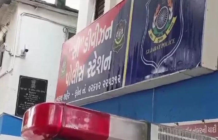 ભરૂચના જ્યોતિ નગર પાસેથી દારૂનો જથ્થો ભરેલા થેલા સાથે એક ઝડપાયો, એક ફરાર