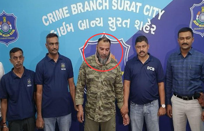 સુરતમાંથી ઝડપાયો 'રહેમાન ડકેત', દેશના અનેક રાજ્યોમાં વોન્ટેડ કુખ્યાત ઇરાની ગેંગનો સૂત્રધાર રાજુ ઇરાની ઝડપાયો
